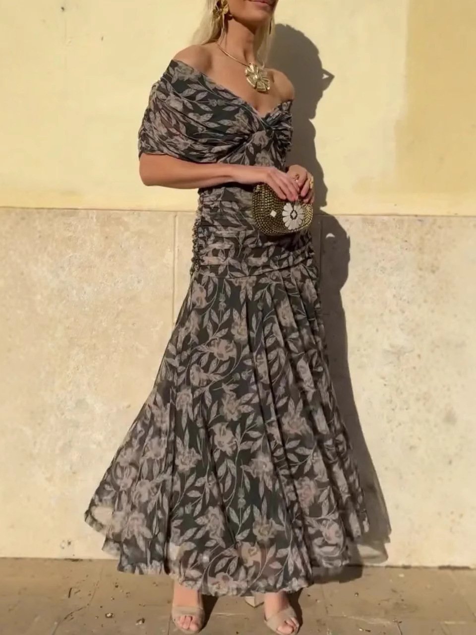 VIOLETTA | Zomerse Maxi Jurk met Elegante Pasvorm en Romantische Stijl voor Elke Gelegenheid