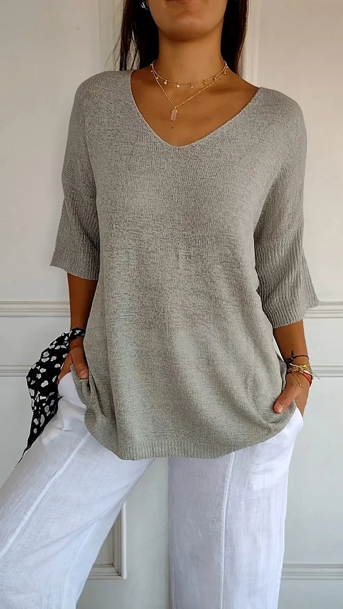JARA | Luchtige V-hals Top met Flatterend Gebreid Design