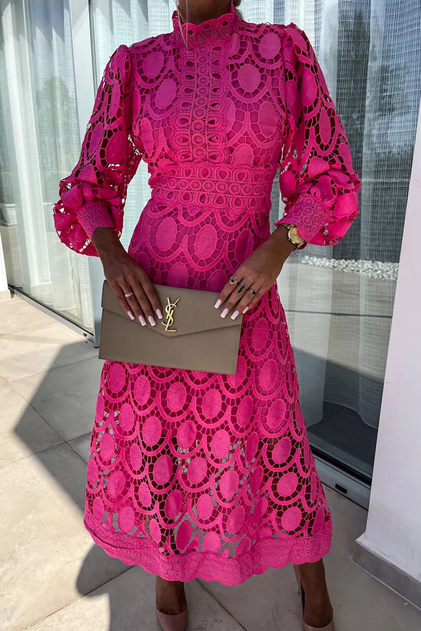 Scarlett | Roze Kanten Midi Jurk met Hoge Hals en Puff Mouwen