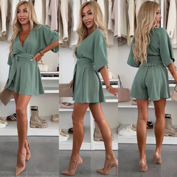 SOFIA | Korte Jumpsuit met Strik Taille en Elegante Uitsnijding voor een Chic en Ontspannen Look