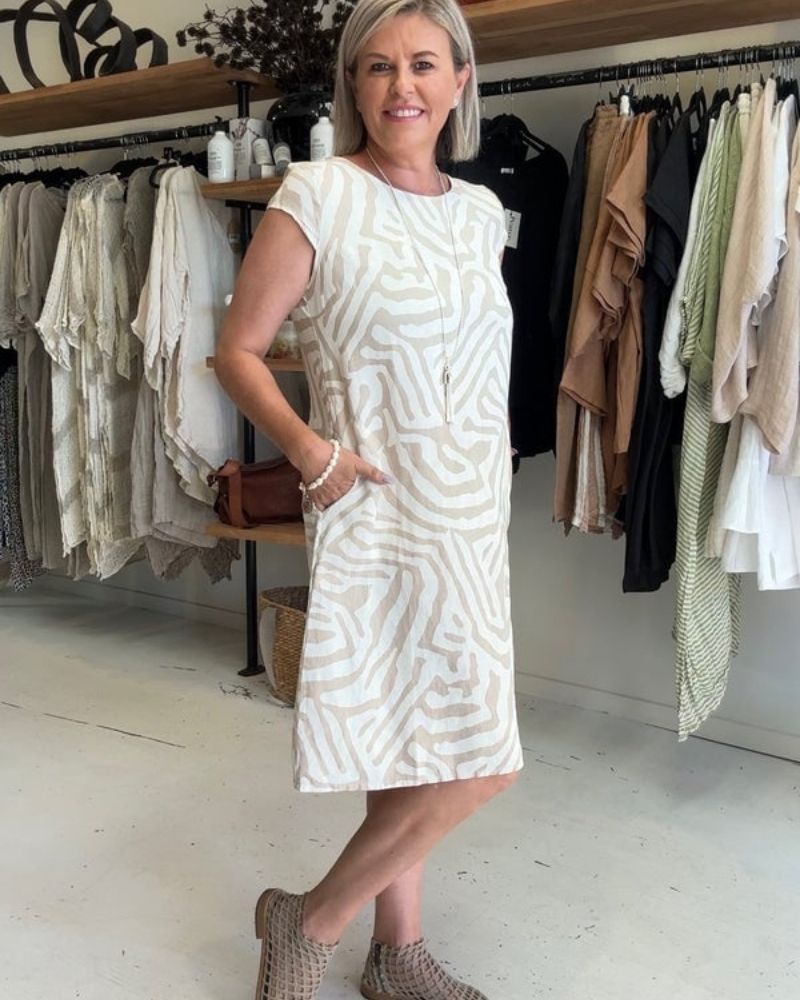 SABRINA | Lichte Zomerjurk met Moderne Print voor Comfort en Dagelijkse Stijl