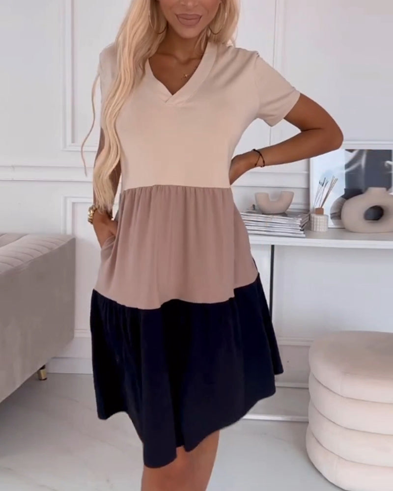 LILYA | Casual Zomerjurk met Korte Mouwen en Color Block Design