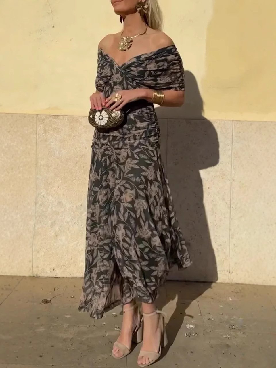 VIOLETTA | Zomerse Maxi Jurk met Elegante Pasvorm en Romantische Stijl voor Elke Gelegenheid