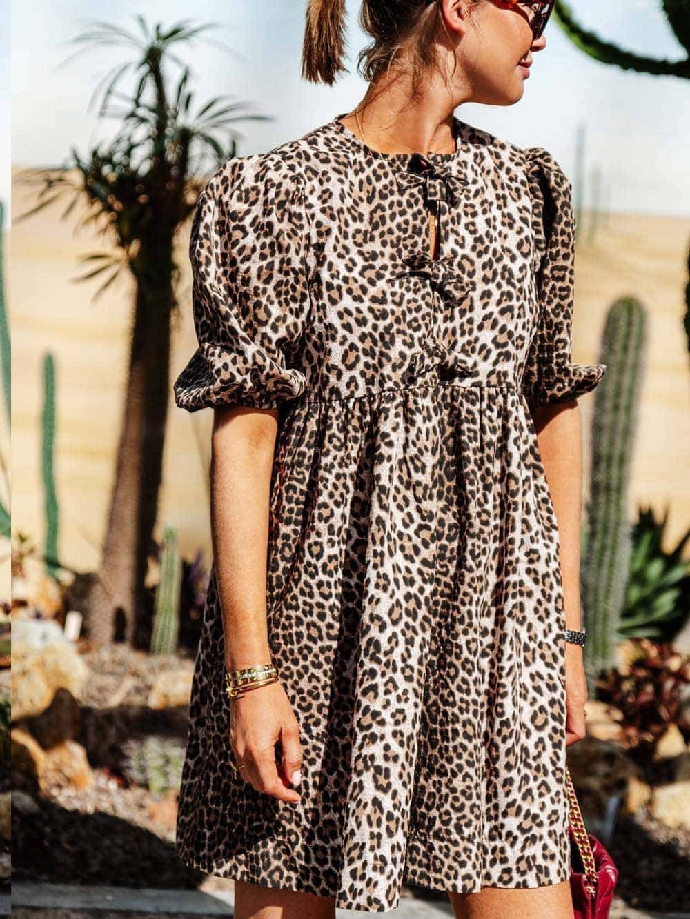 VIOLETTA | Korte Jurk met Pofmouwen voor Wilde Elegantie en Onverwacht Comfort