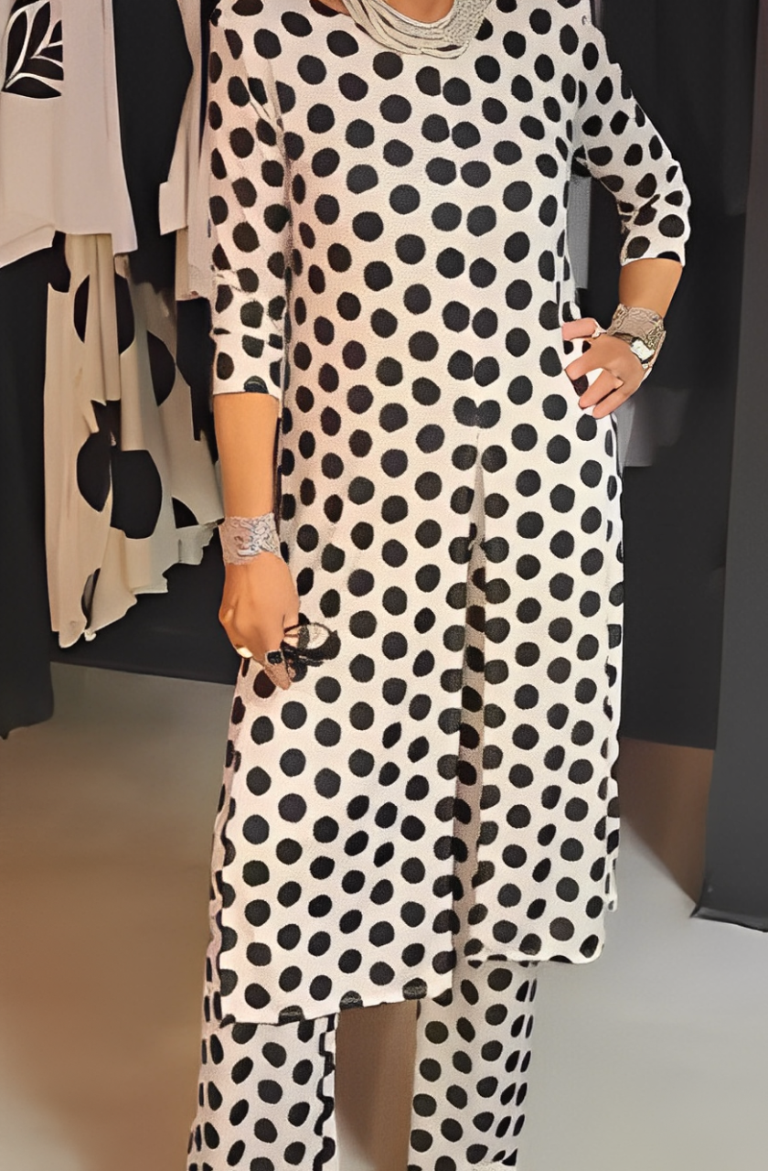 LILIANA | Compleet Twee Stukken met Stippenprint voor Ontspannen Elegantie en Veelzijdige Zomerse Looks