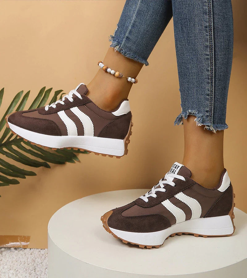 Élina™ | Ergonomische Sneakers met Verhoogd Comfort en Tijdloze Stijl