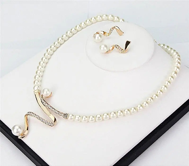 Mila | Parelsieraden Set met Elegante Uitstraling voor Tijdloze Gelegenheden