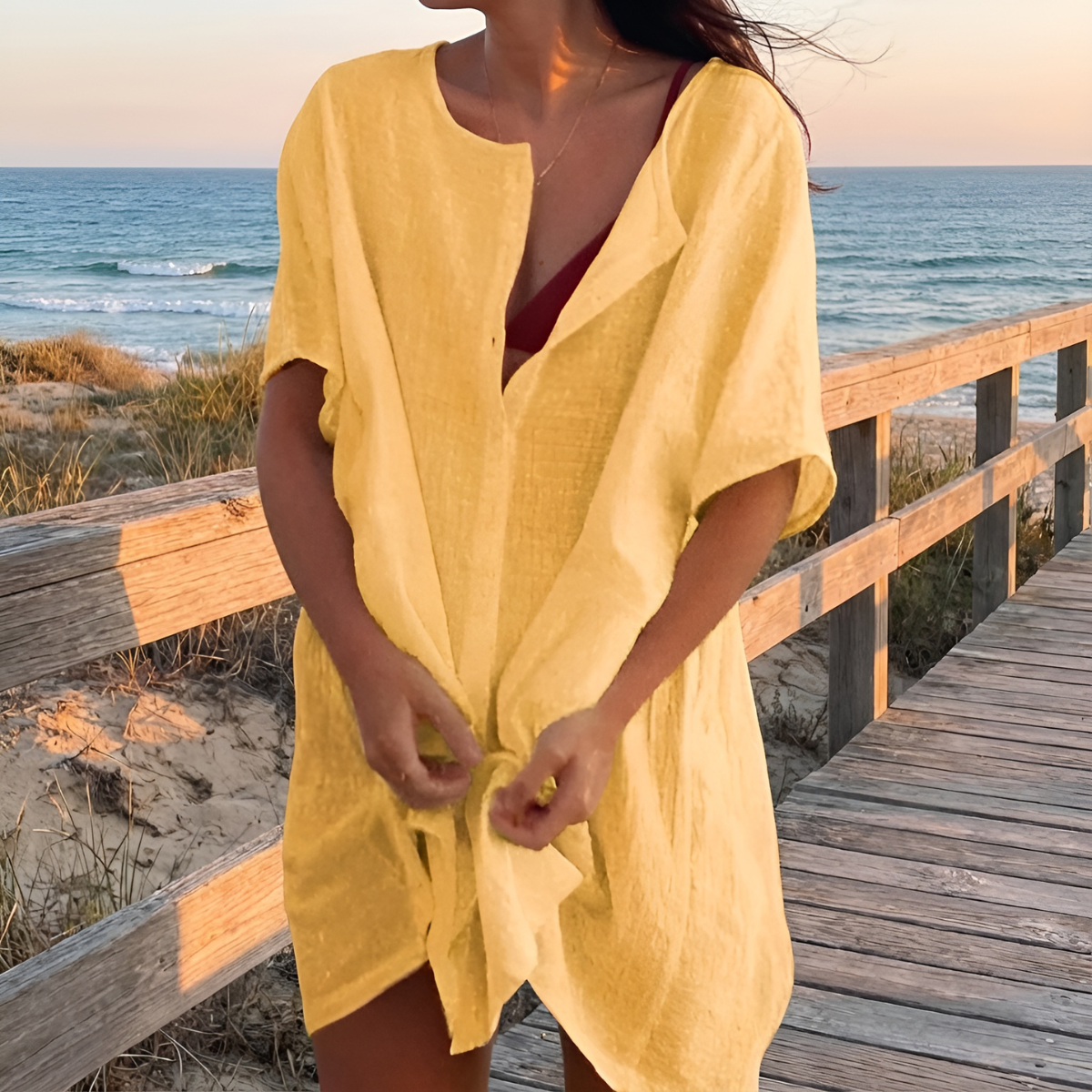 LUCIE™ | Lichte Blouse met Flatterende V-hals en Zomerse Eleganties