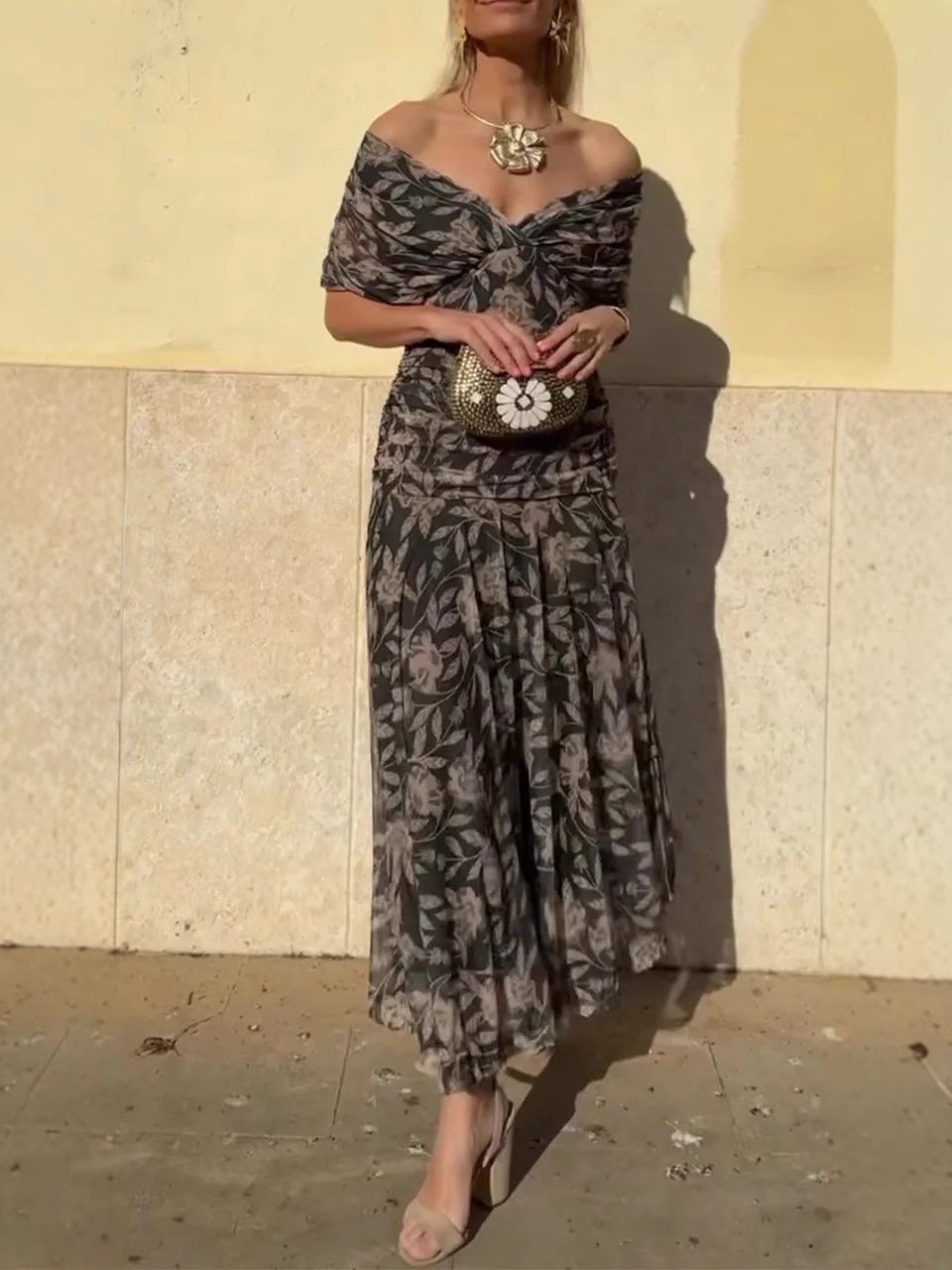 VIOLETTA | Zomerse Maxi Jurk met Elegante Pasvorm en Romantische Stijl voor Elke Gelegenheid